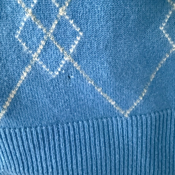 Banana Republic Blue Diamond V-Neck Sweater. Italian Cashmere. - Picture 6 of 6